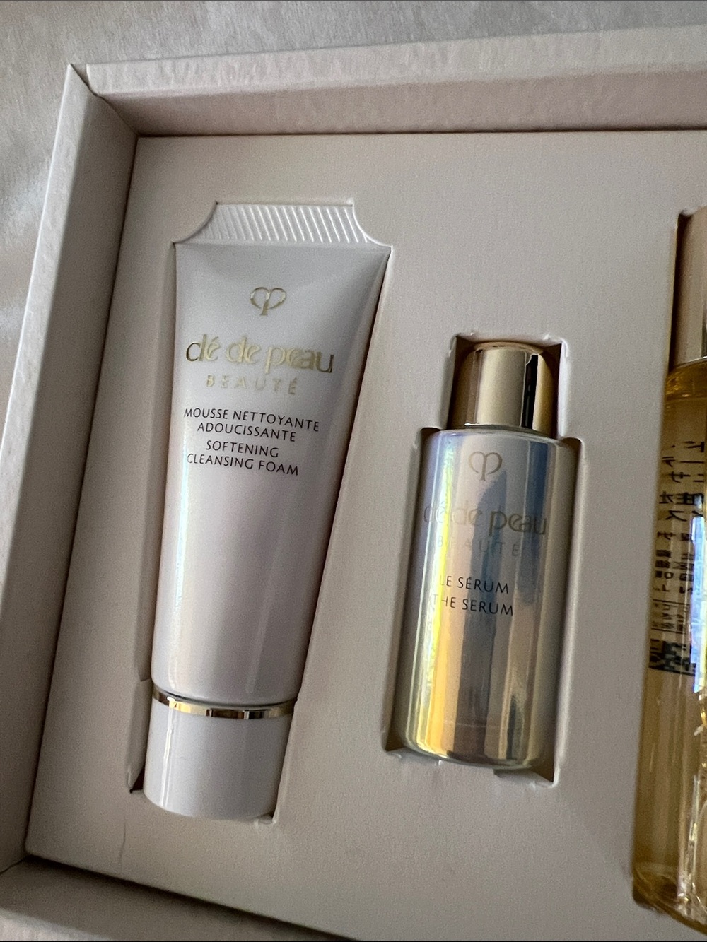 Cle de Peau mini key radiance care set serum day night cream lotion foam - Picture 6 of 15